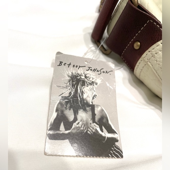 RARE NWT Vintage BETSEY JOHNSON Giddy Up Betsey Cream Oversized Leather Hobo Bag - Picture 7 of 11